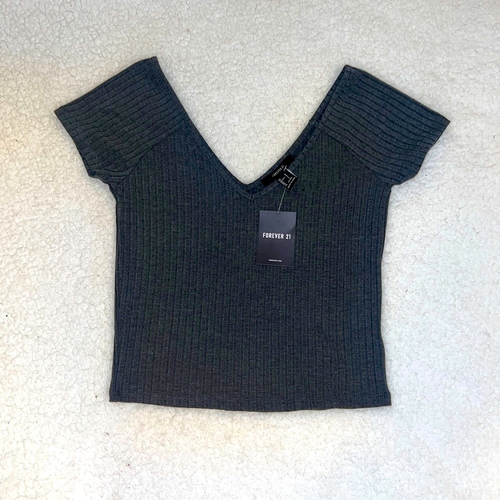 Forever 21 Knit Charcoal V-neck Crop Top
